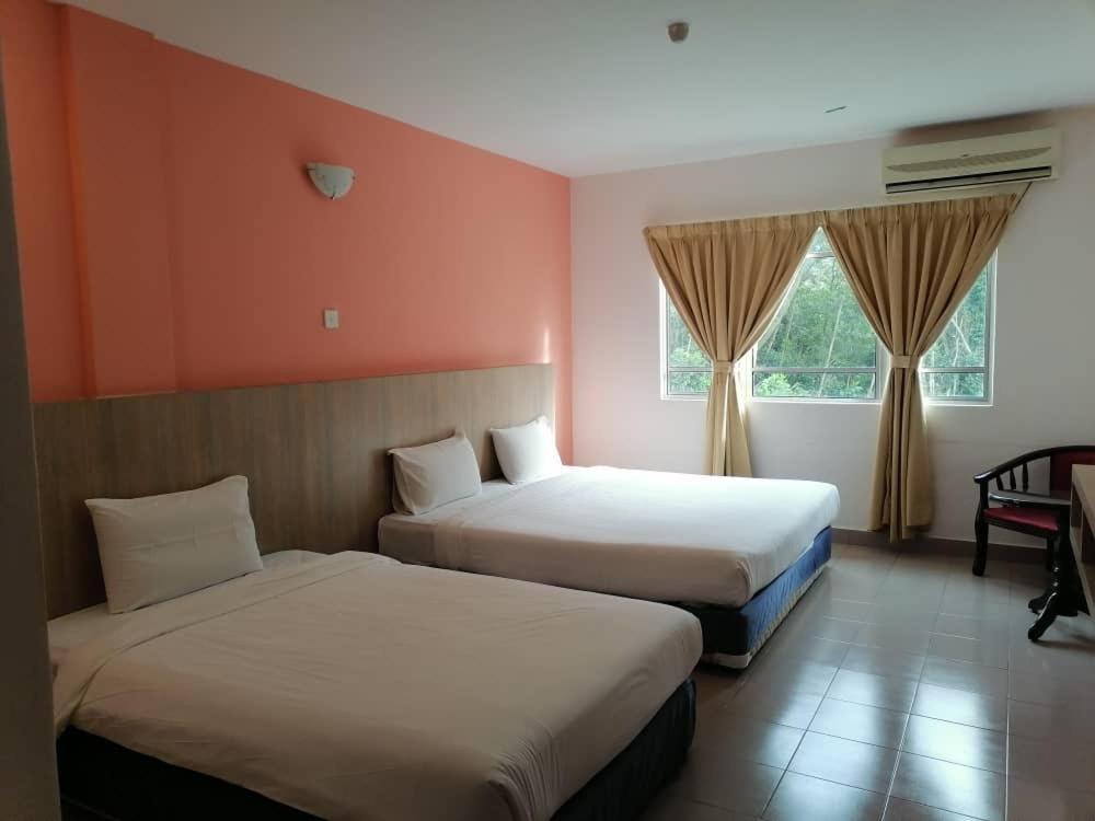 S2 Hotel Seremban Kültér fotó